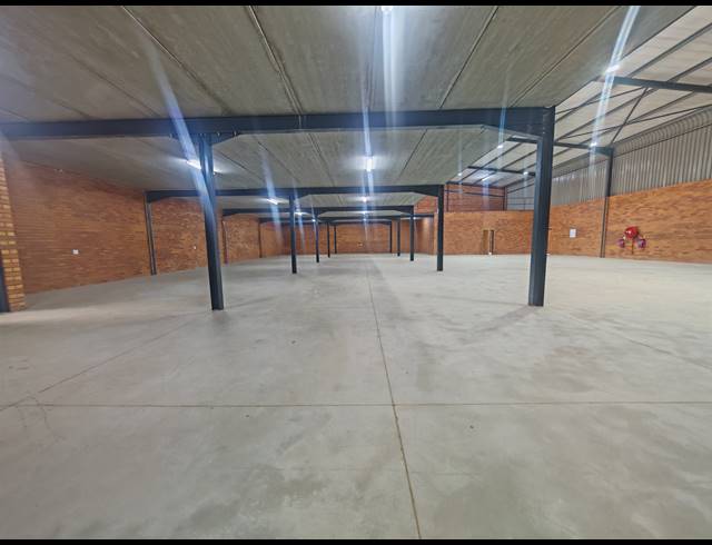 1,162M² WAREHOUSE TO LET IN ORMONDE